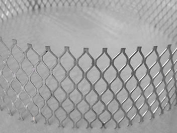One piece of steel flattened expanded metal sheet is welded into cylinder shape, it has uniform diamond openings.